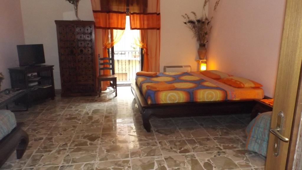 Bed And Breakfast Baobab 皮亚扎-阿尔梅里纳 外观 照片